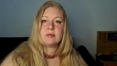 Snapshot of khaleesi0890 chatting on 11-18-25, 07:35 khaleesi0890 online show from 11-18-25, 07:35