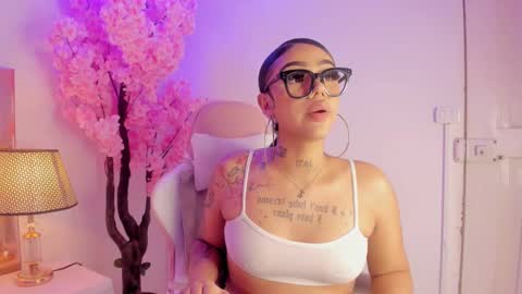 Khelany Isyy  online show from 02-13-25, 01:40