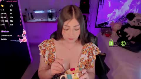 Snapshot of khionebesset chatting on 01-15-25, 09:35 Khi. online show from 01-15-25, 09:35