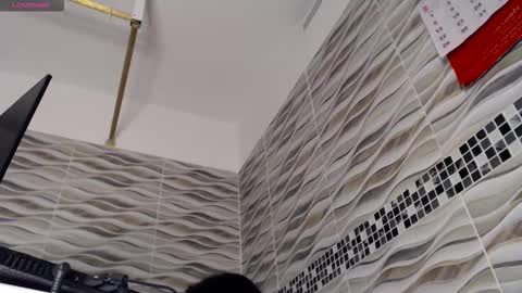 Snapshot of khloe33 chatting on 12-05-25, 06:44 khloe33 online show from 12-05-25, 06:44