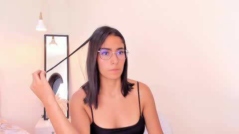 Khloe online show from 04-09-26, 01:49