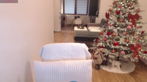 Snapshot of khloe_star chatting on 12-06-24, 01:11 Khloe online show from 12-06-24, 01:11