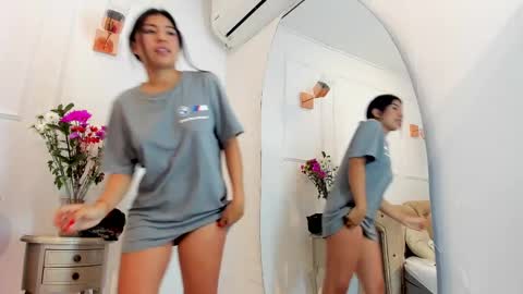 Snapshot of khloeblake chatting on 02-19-25, 04:12 Khloe online show from 02-19-25, 04:12