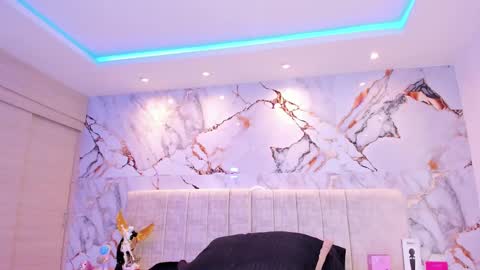    N         M online show from 11-07-25, 11:10