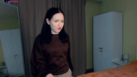 Lannie online show from 09-10-25, 04:29