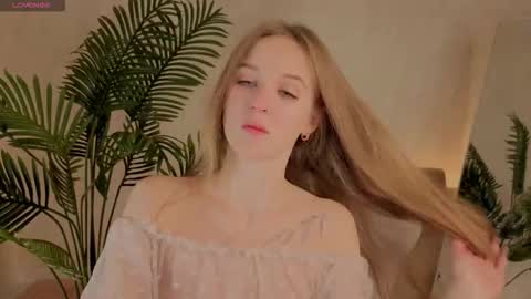 kianawhite online show from 11-23-25, 03:56