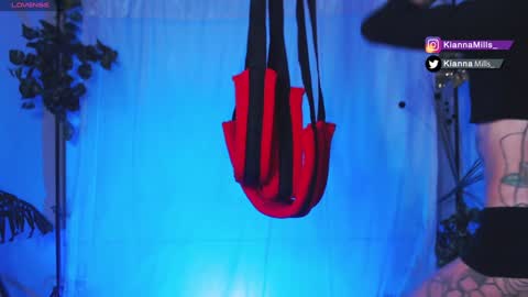 Snapshot of kiannamills chatting on 12-27-24, 11:42 Kianna online show from 12-27-24, 11:42