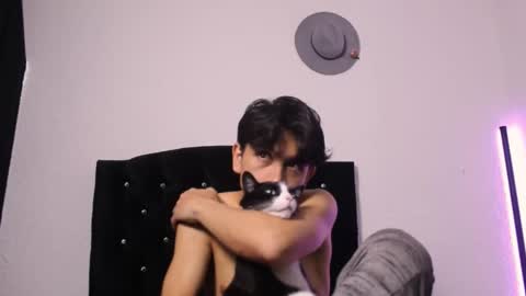 Adrian  Chlloe online show from 11-04-25, 04:17