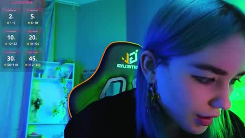 Kira online show from 09-17-25, 09:16