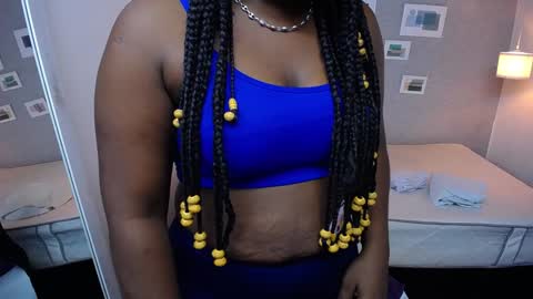 Snapshot of kiara_evanss chatting on 12-18-24, 08:25 Kiara online show from 12-18-24, 08:25