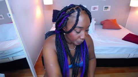 Snapshot of kiara_evanss chatting on 01-22-25, 10:59 Kiara online show from 01-22-25, 10:59