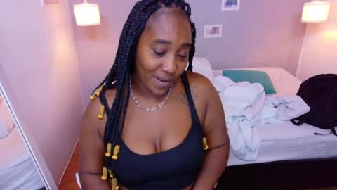 Snapshot of kiara_evanss chatting on 09-26-25, 03:21 Kiara online show from 09-26-25, 03:21