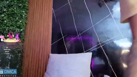 Kiara Zahiri online show from 10-10-25, 11:09