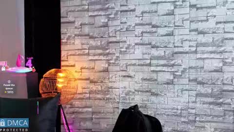 Kiara Zahiri online show from 12-17-25, 10:54