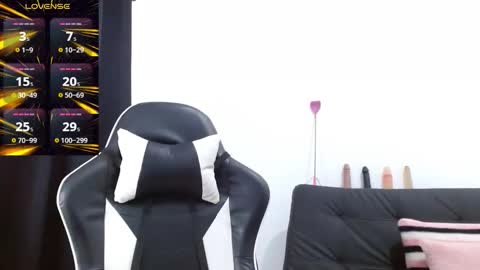 Snapshot of kiararider chatting on 09-27-25, 05:18 KiaraRider online show from 09-27-25, 05:18