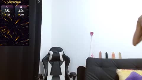 Snapshot of kiararider chatting on 12-14-25, 10:58 KiaraRider online show from 12-14-25, 10:58