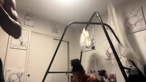 HunneysPlayRoom online show from 12-23-24, 09:49