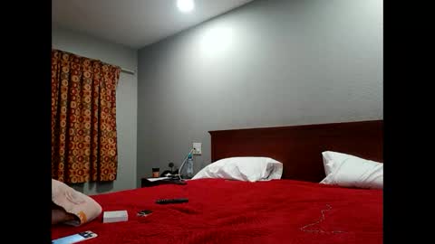 HunneysPlayRoom online show from 12-17-25, 11:05