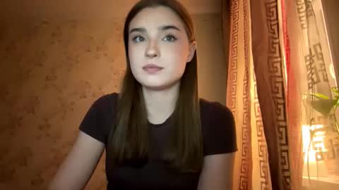 Ola my name is Lissa  Lets hit 10 Thumbs Up together   online show from 02-12-26, 02:56