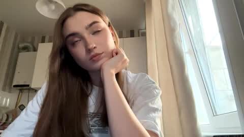 Ola my name is Lissa  Lets hit 10 Thumbs Up together   online show from 03-27-26, 02:50