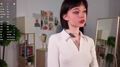 Snapshot of kieshaswymer chatting on 11-20-25, 01:17 Vanessa online show from 11-20-25, 01:17