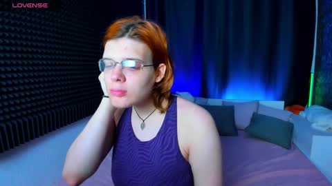 Kiki online show from 12-16-24, 10:08