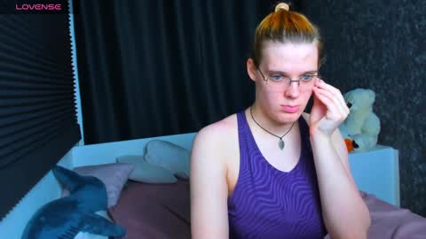 Kiki online show from 12-27-24, 07:24