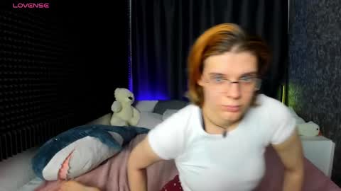 Kiki online show from 01-16-25, 02:51