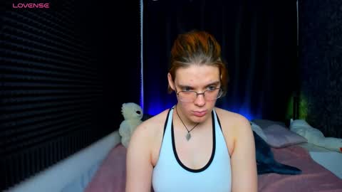 Kiki online show from 01-20-25, 01:32