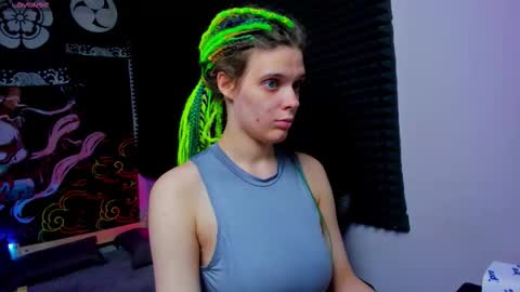 Kiki online show from 10-12-25, 10:25