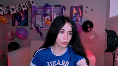 Kira online show from 10-24-25, 09:17