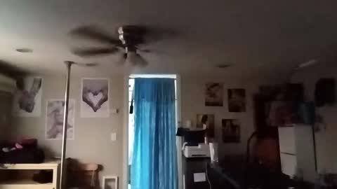 kikilovespartylights online show from 01-17-25, 04:57