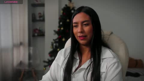 Snapshot of killaa01 chatting on 12-27-24, 09:22 Alejandra online show from 12-27-24, 09:22