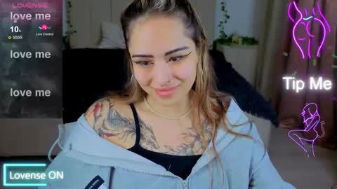 Snapshot of kim_brownie chatting on 10-30-25, 06:04 Kim online show from 10-30-25, 06:04