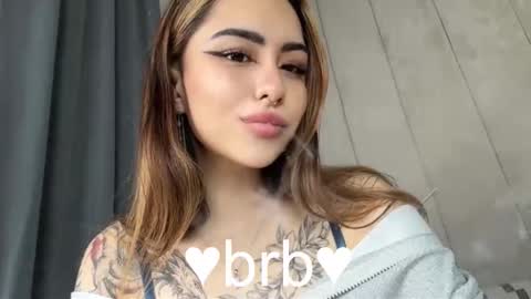 Snapshot of kim_brownie chatting on 11-02-25, 04:59 Kim online show from 11-02-25, 04:59