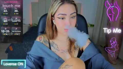 Snapshot of kim_brownie chatting on 11-12-25, 05:19 Kim online show from 11-12-25, 05:19