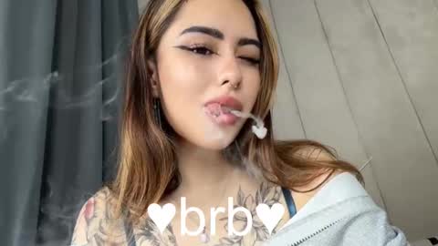 Snapshot of kim_brownie chatting on 11-12-25, 08:19 Kim online show from 11-12-25, 08:19