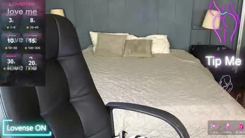 Snapshot of kim_brownie chatting on 11-23-25, 04:56 Kim online show from 11-23-25, 04:56