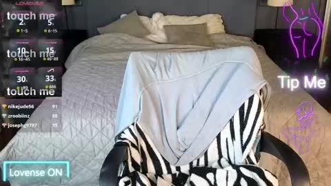 Snapshot of kim_brownie chatting on 12-19-25, 09:05 Kim online show from 12-19-25, 09:05