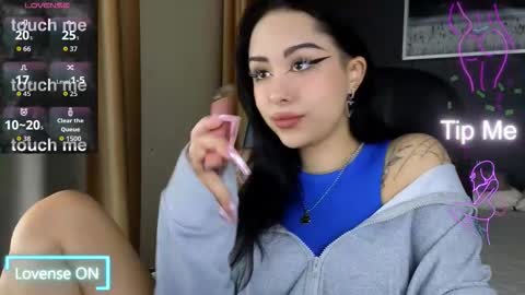 Snapshot of kim_brownie chatting on 01-11-26, 05:23 Kim online show from 01-11-26, 05:23