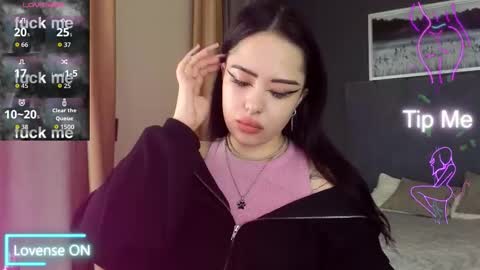 Snapshot of kim_brownie chatting on 01-13-26, 05:02 Kim online show from 01-13-26, 05:02