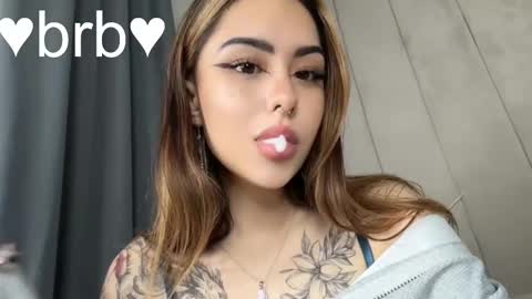 Snapshot of kim_brownie chatting on 01-15-26, 05:12 Kim online show from 01-15-26, 05:12