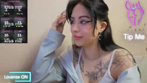 Snapshot of kim_brownie chatting on 02-09-26, 06:56 Kim online show from 02-09-26, 06:56