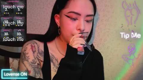 Snapshot of kim_brownie chatting on 02-10-26, 07:07 Kim online show from 02-10-26, 07:07