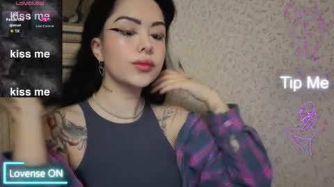 Snapshot of kim_brownie chatting on 02-17-26, 05:26 Kim online show from 02-17-26, 05:26