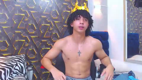 Snapshot of kim_curly_ chatting on 11-09-25, 08:18 KIM online show from 11-09-25, 08:18