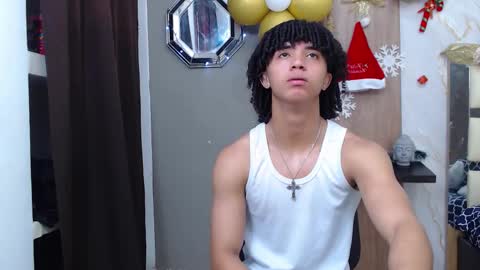 Snapshot of kim_curly_ chatting on 11-17-25, 02:34 KIM online show from 11-17-25, 02:34