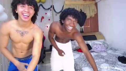 Snapshot of kim_curly_ chatting on 01-08-26, 02:52 KIM online show from 01-08-26, 02:52