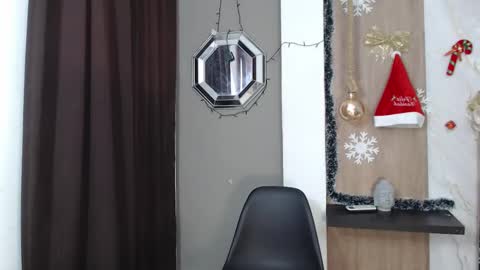 Snapshot of kim_curly_ chatting on 01-09-26, 02:42 KIM online show from 01-09-26, 02:42