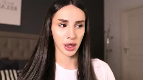 Kim Oberlin online show from 10-22-25, 04:07